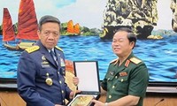 Le chef d’état major des forces aériennes indonésiennes visite le Vietnam 